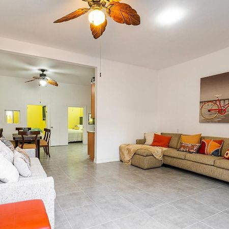 2 Br/ 1 Ba Home, Sleeps 10, 1 Min Walk To Rosarito Beach Kültér fotó