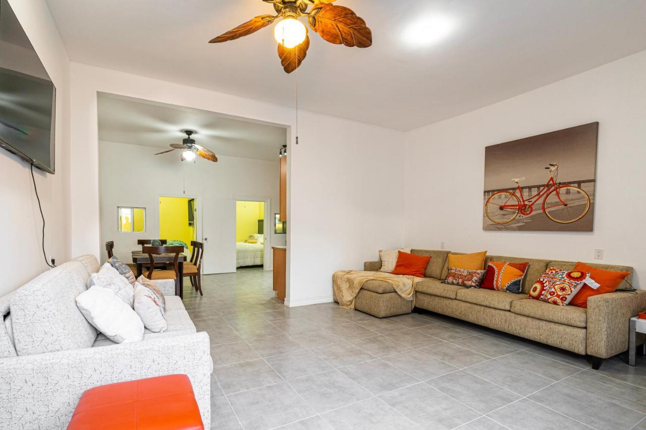 2 Br/ 1 Ba Home, Sleeps 10, 1 Min Walk To Rosarito Beach Kültér fotó