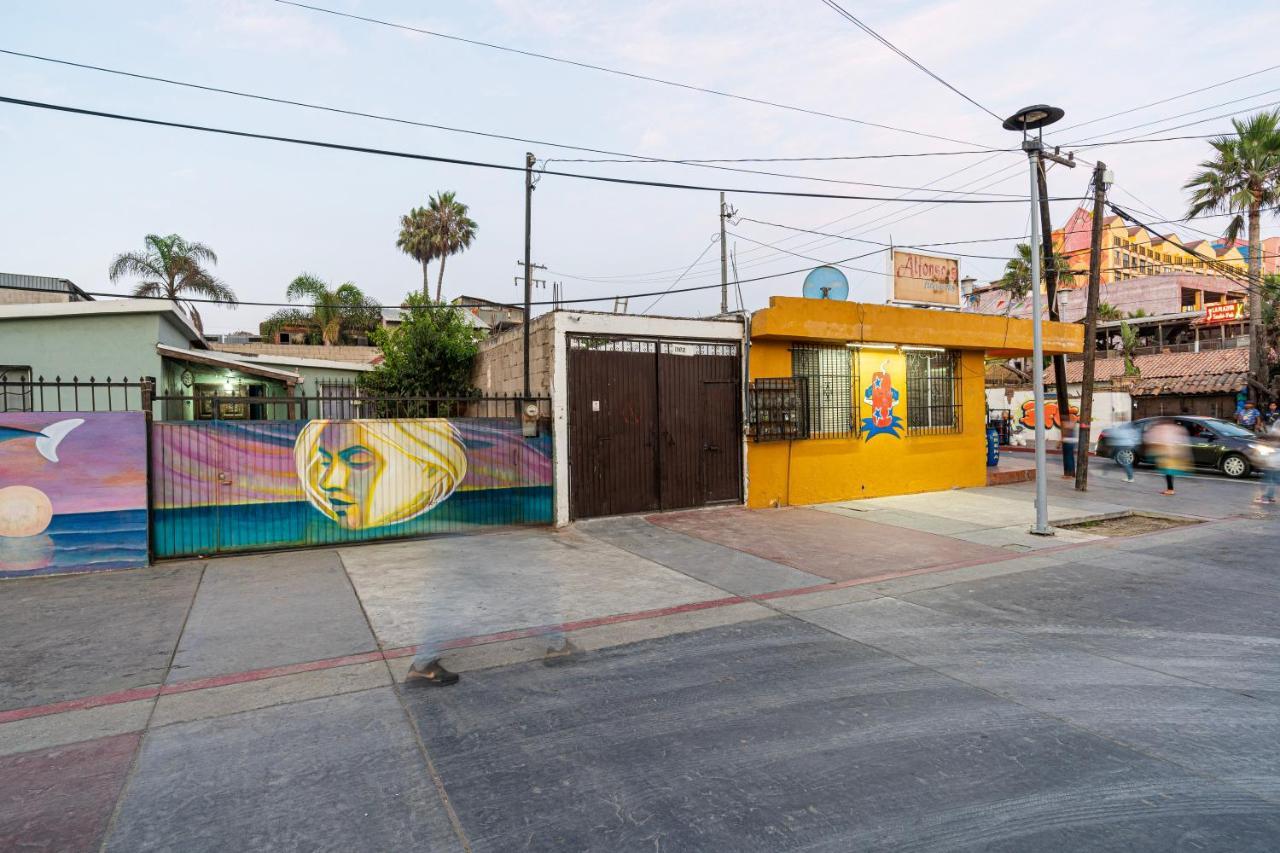 2 Br/ 1 Ba Home, Sleeps 10, 1 Min Walk To Rosarito Beach Kültér fotó