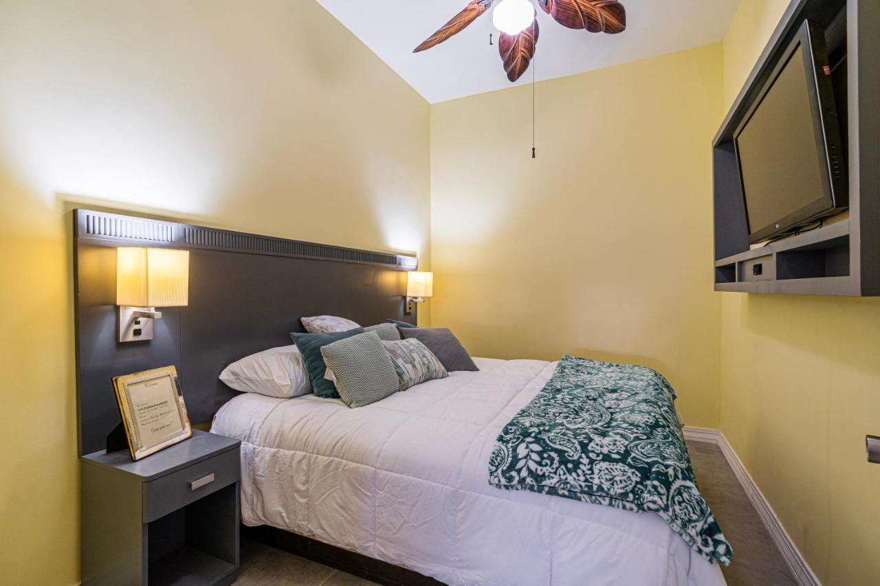 2 Br/ 1 Ba Home, Sleeps 10, 1 Min Walk To Rosarito Beach Kültér fotó