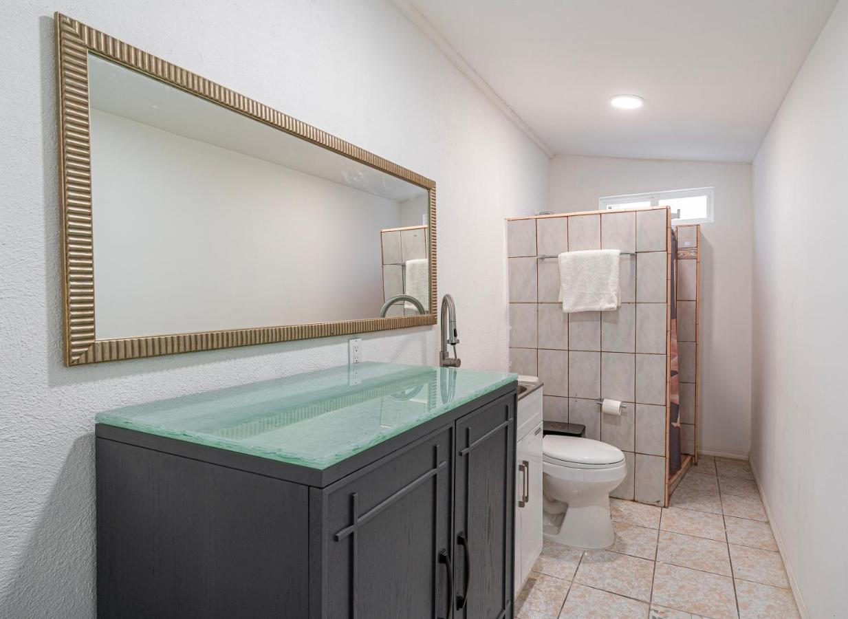 2 Br/ 1 Ba Home, Sleeps 10, 1 Min Walk To Rosarito Beach Kültér fotó
